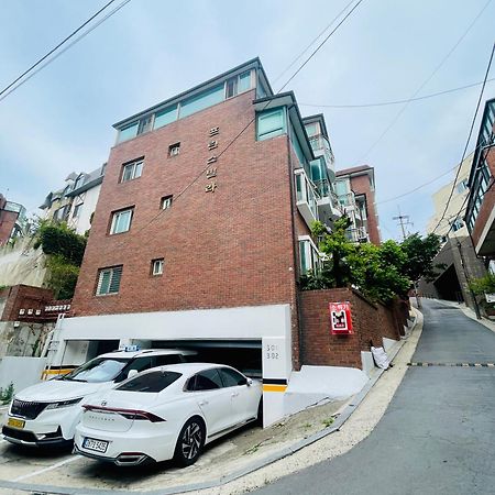 The Biggest Three Bedroom In Hongdae, Sinchon, Yonsei سيول المظهر الخارجي الصورة