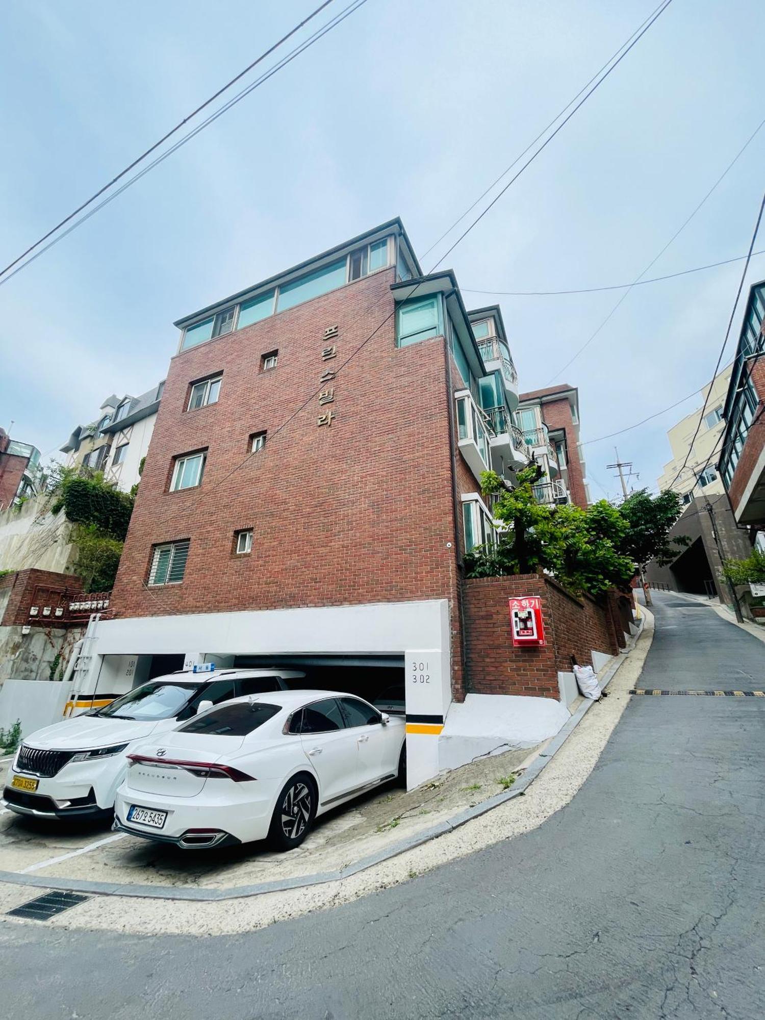 The Biggest Three Bedroom In Hongdae, Sinchon, Yonsei سيول المظهر الخارجي الصورة