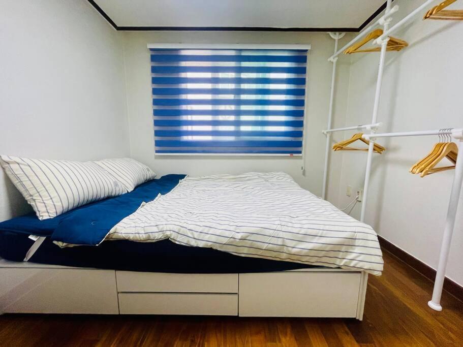 The Biggest Three Bedroom In Hongdae, Sinchon, Yonsei سيول المظهر الخارجي الصورة