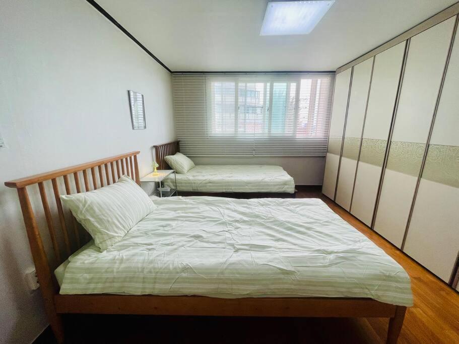 The Biggest Three Bedroom In Hongdae, Sinchon, Yonsei سيول المظهر الخارجي الصورة