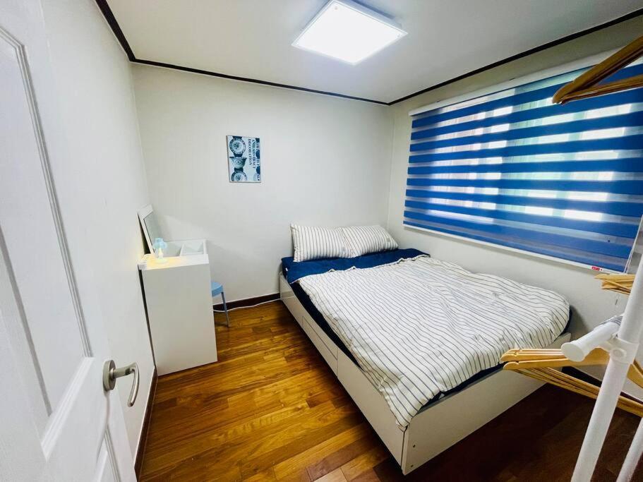 The Biggest Three Bedroom In Hongdae, Sinchon, Yonsei سيول المظهر الخارجي الصورة