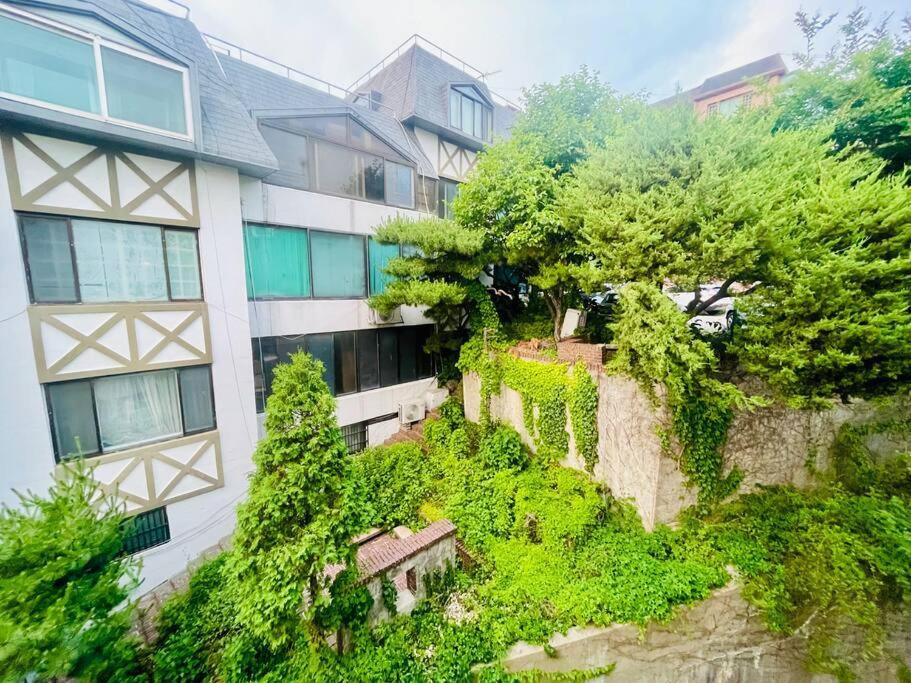 The Biggest Three Bedroom In Hongdae, Sinchon, Yonsei سيول المظهر الخارجي الصورة